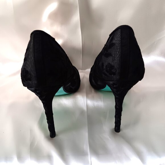 EUC ~ BETSEY JOHNSON ADLEY Black Floral Embroidered Lace Peep Toe Shoes Sz 10 - Picture 6 of 9